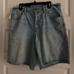 NWT LEVI’S Baggy Dad Jorts from Aritzia size 31